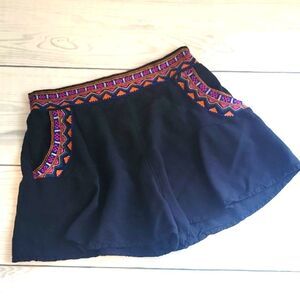 Hollister Soft Knit Black Shorts with Colorful Embroidery Womens Size XS
